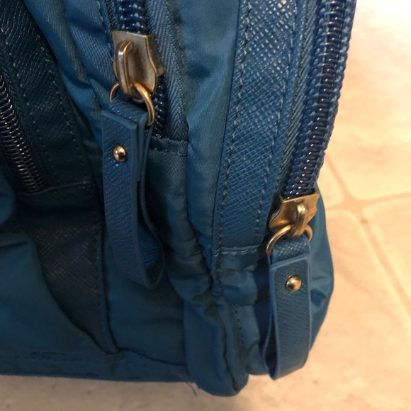 Adrienne Vittadini Teal Weekend Duffle Bag - Picture 11 of 13